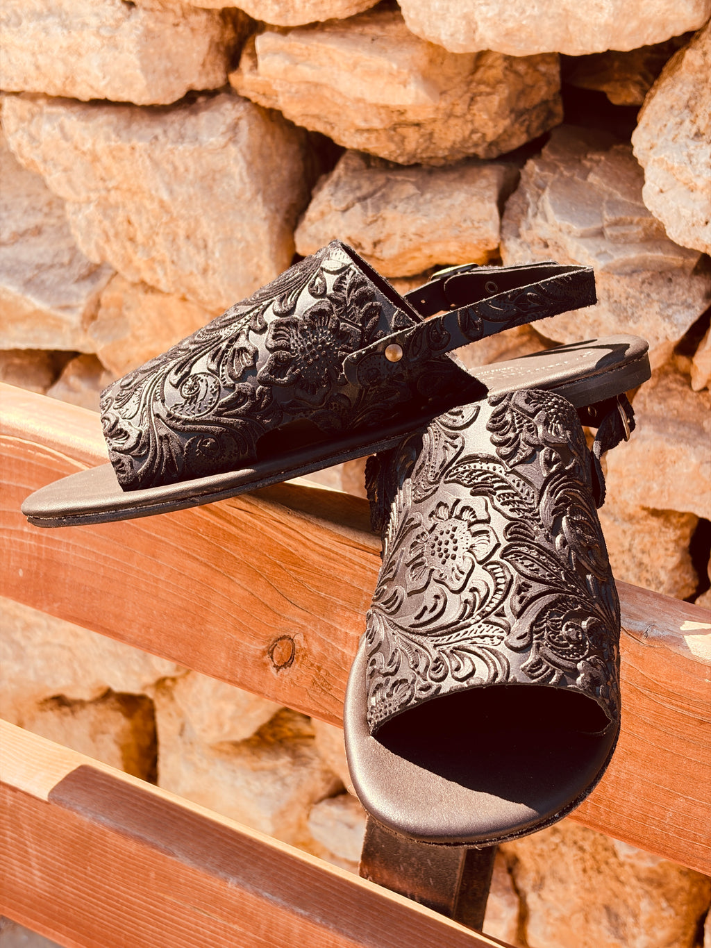 Pnoe Floral Leather Sandals